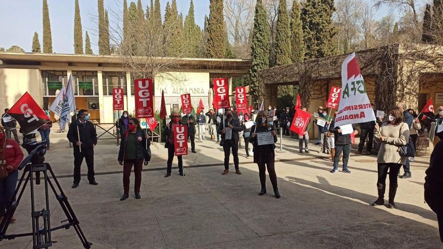 Los trabajadores de la Alhambra se movilizan para reclamar un aumento de plantilla que palie la precariedad que sufren