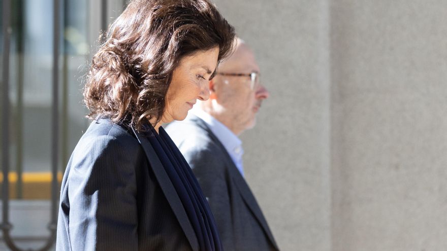 La jefa de la Fiscalía Provincial de Madrid, Pilar Rodríguez, a su salida de la primera jornada del juicio al fiscal general del Estado, a 3 de noviembre de 2025