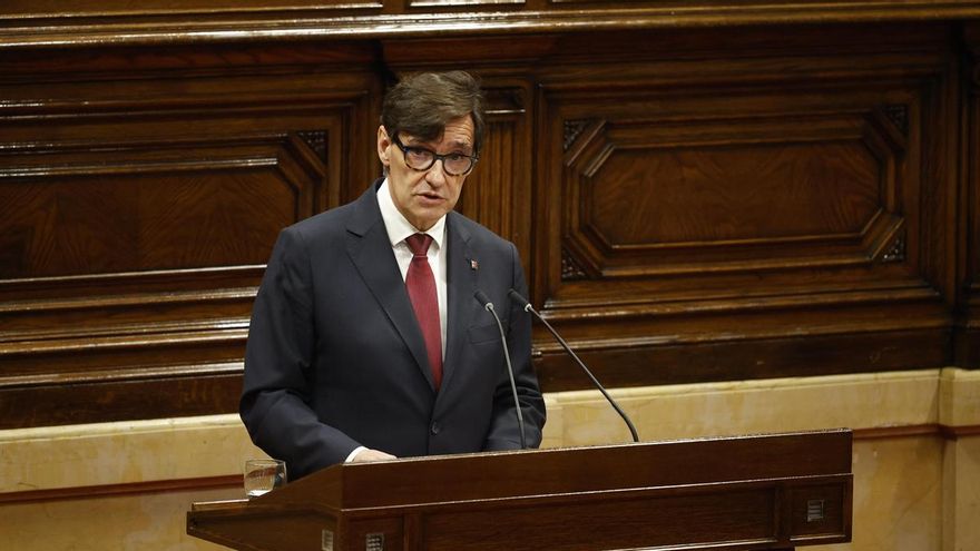 El candidato del PSC, Salvador Illa, durante el pleno de investidura en el Parlament.