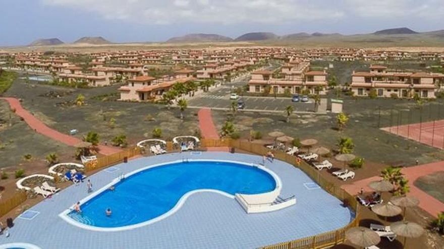 La Fiscalía pide cárcel para los siete políticos y dos técnicos que autorizaron un hotel de lujo en un área protegida de Fuerteventura