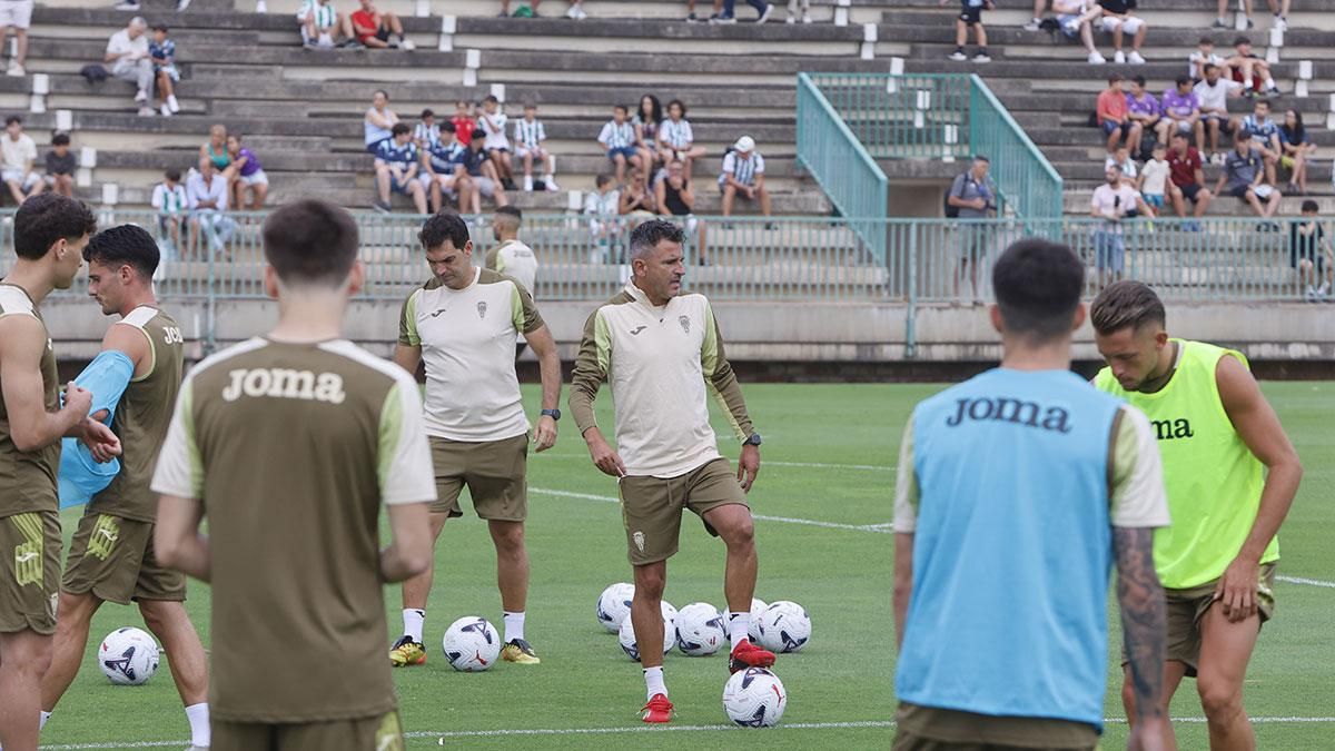 Entrenamiento del pretemporada del Córdoba CF a puerta abierta