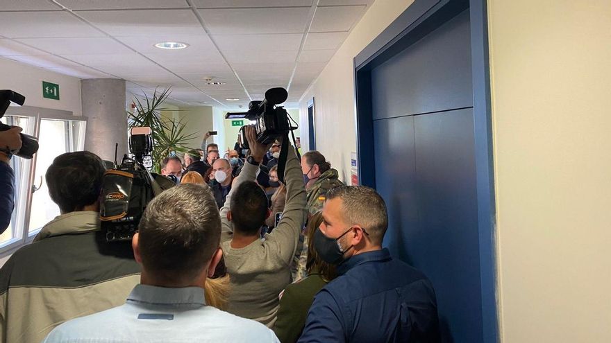 El Gobierno ve en el asalto de Lorca “una agresión a la democracia” y el PP rechaza “toda violencia”, pero culpa a Sánchez y Garzón