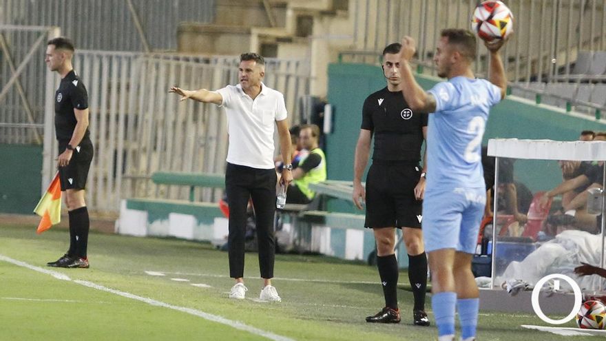 Iván Ania: "No tenemos que mirar la clasificación"