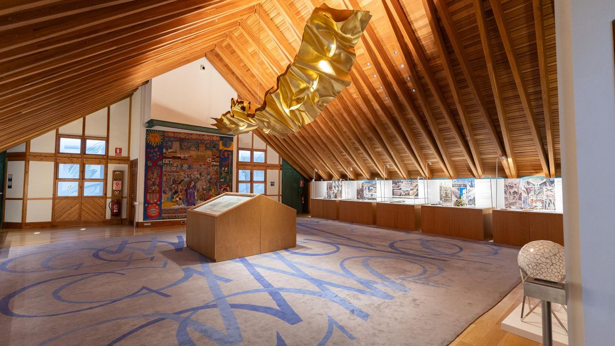 ala del Museo Casa Botines de León donde se celebra la muestra 'Gaudí y el trencadís'