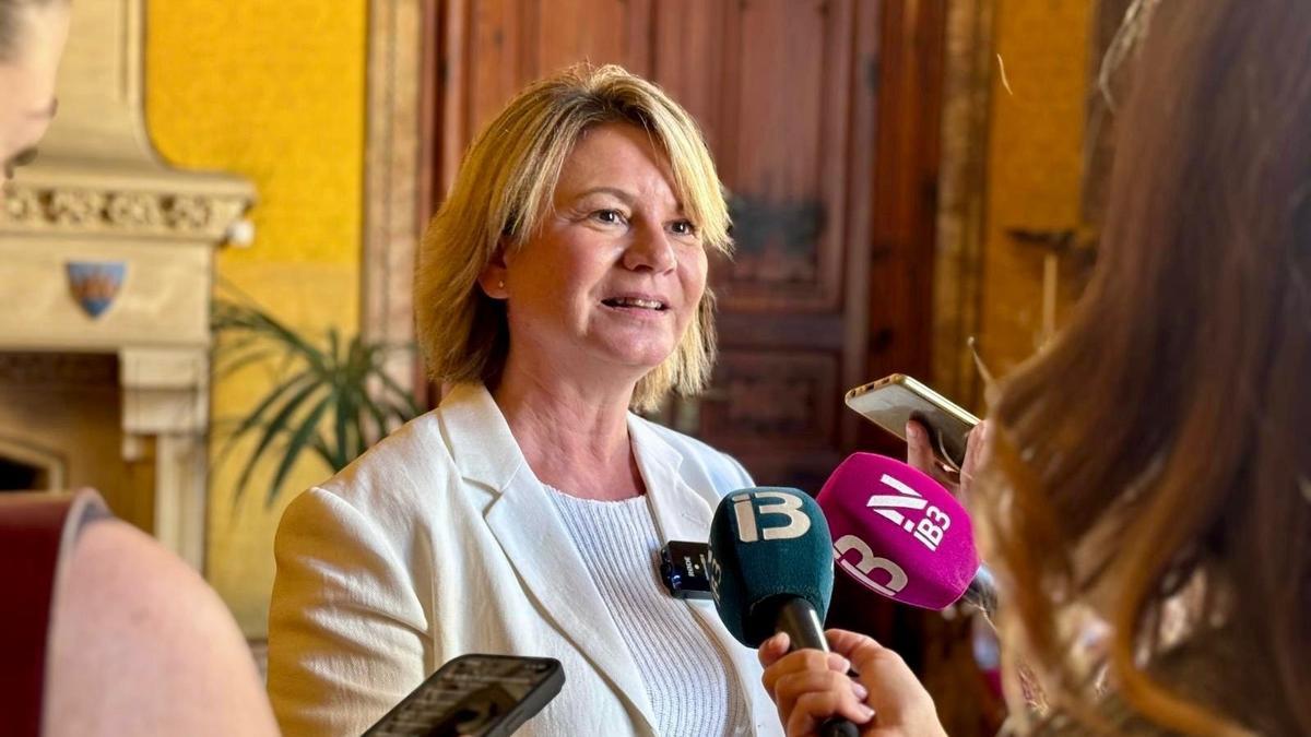 El Govern balear del PP investigará el absentismo de la portavoz popular que solapa su cargo con el de funcionaria