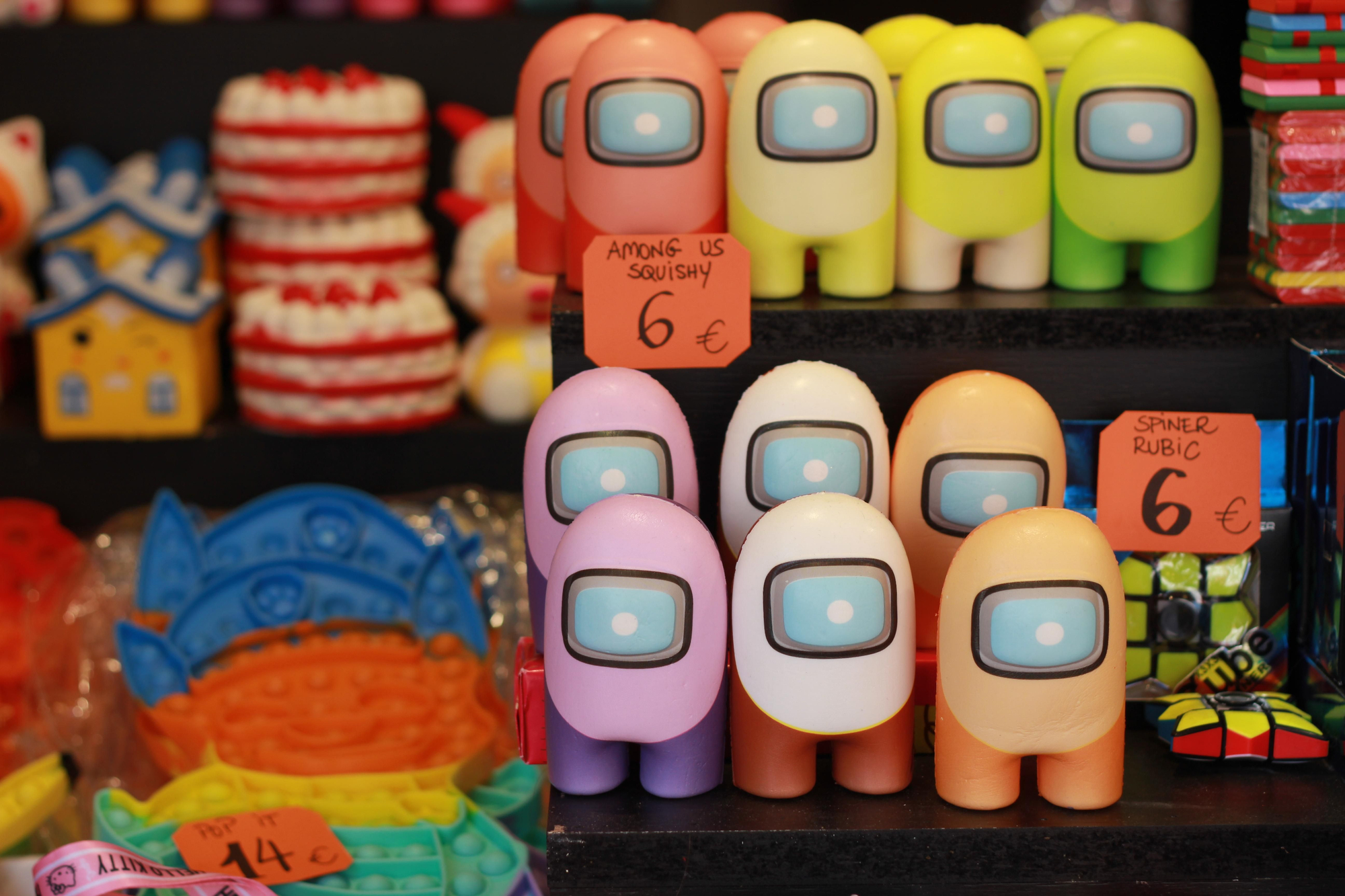 Recorrido puesto a puesto por la Navidad en la Plaza Mayor de Madrid