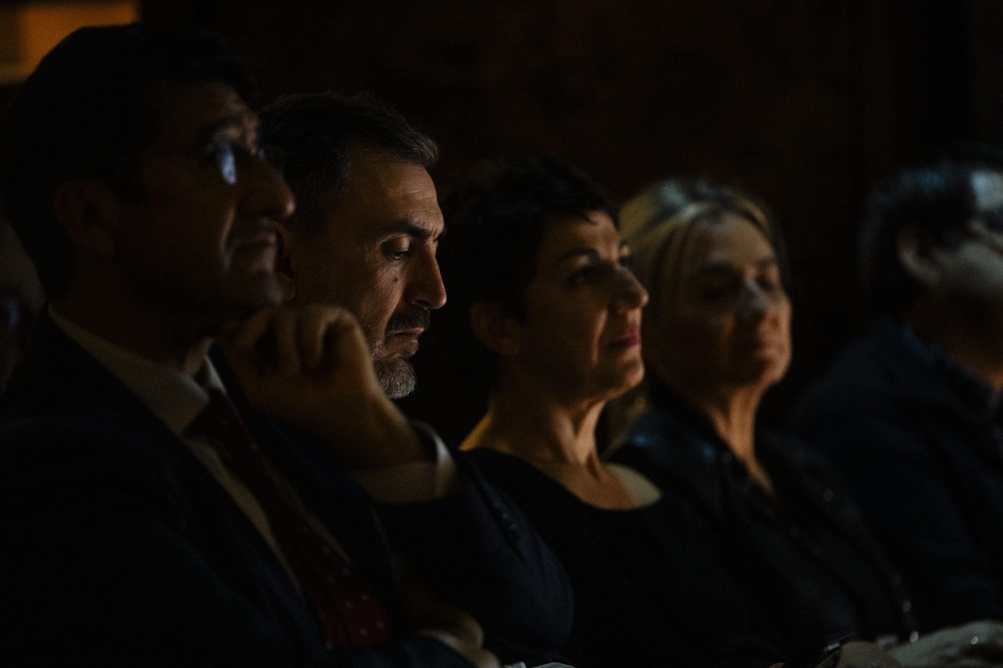 José Manuel Caballero, vicepresidente segundo de la Junta de Castilla-La Mancha; Ignacio Escolar, director de elDiario.es; Rosalía Lloret, CEO de elDiario.es, y Milagros Tolón, delegada del Gobierno en Castilla-La Mancha, durante la entrevista a los reconocidos y reconocidas por recuperar la memoria histórica