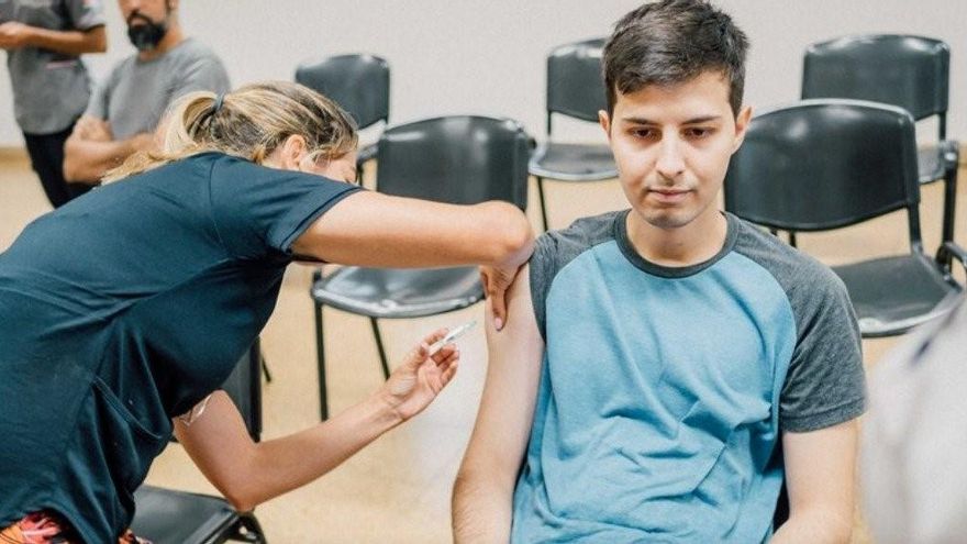 Médicos y científicos piden a Martín Menem suspender un evento en Diputados que cuestiona la vacunación