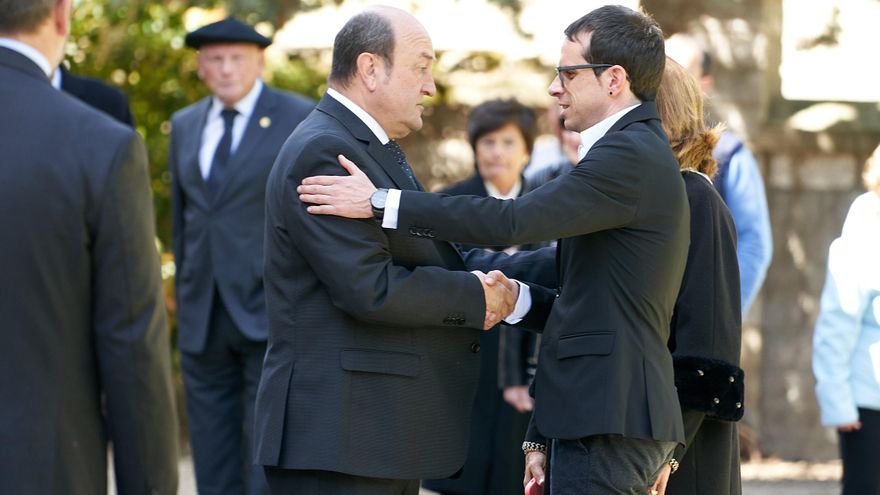 El PNV y EH Bildu salen en defensa de Sánchez: "no es una pose" y hay "lawfare permanente" en la Justicia española