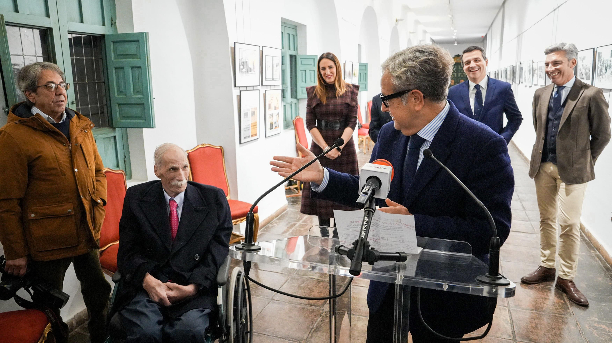 Exposición '80 años de la firma fotográfica Ladis. Homenaje por el noventa cumpleaños de El Cordobés.