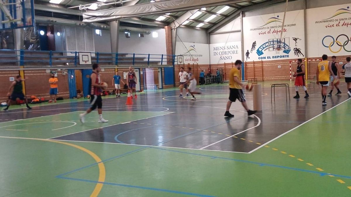 Imagen del último entrenamiento del equipo antes de declararse los positivos.