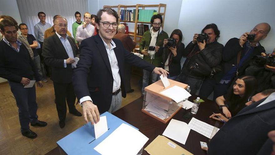 Fernández Mañueco gana las primarias del PP en Castilla y León