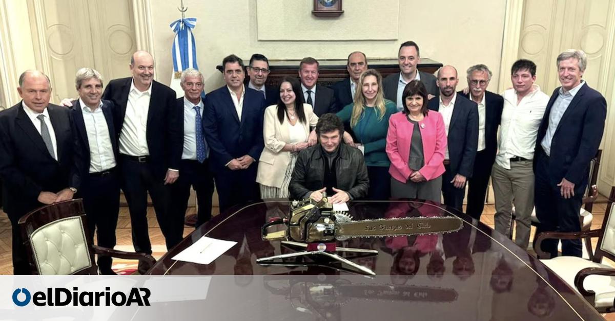 Milei reunió a su gabinete por primera vez desde el escándalo de las coimas y prepara su acto en Moreno