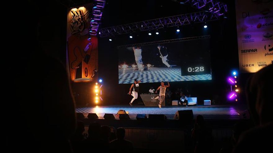 El Festival de Culturas Urbanas se inaugura en Lima con danza, rap y grafiti