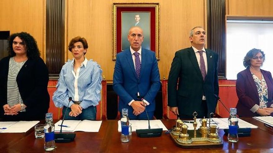 La mesa de presidencia del Pleno del Ayuntamiento de León. Foto: Carlos S. Campillo / ICAL