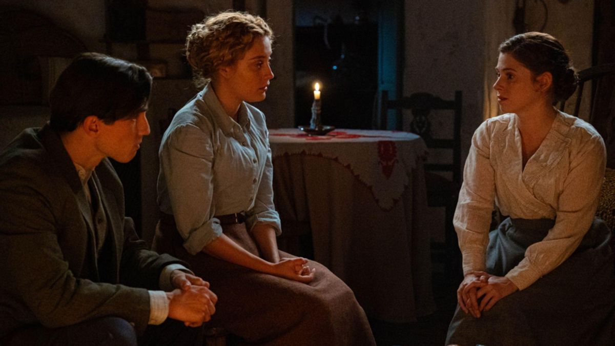 Salvador, Jana y María Fernández en 'La Promesa'