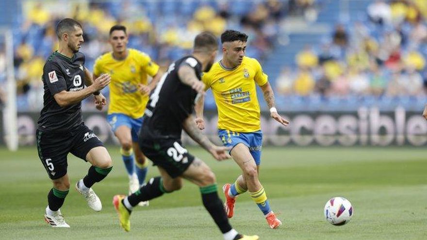 La UD Las Palmas rescata un punto que le puede valer una permanencia