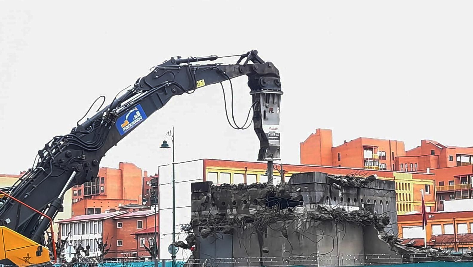 Derribo de la fuente de Pinilla.