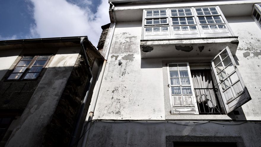 Ventanas y balcones.