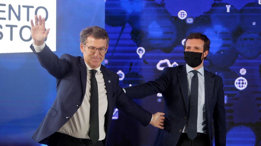 El presidente del PPdeG, Alberto Núñez Feijóo (i), y el presidente del PP, Pablo Casado, el pasado viernes en A Coruña. EFE/ Cabalar