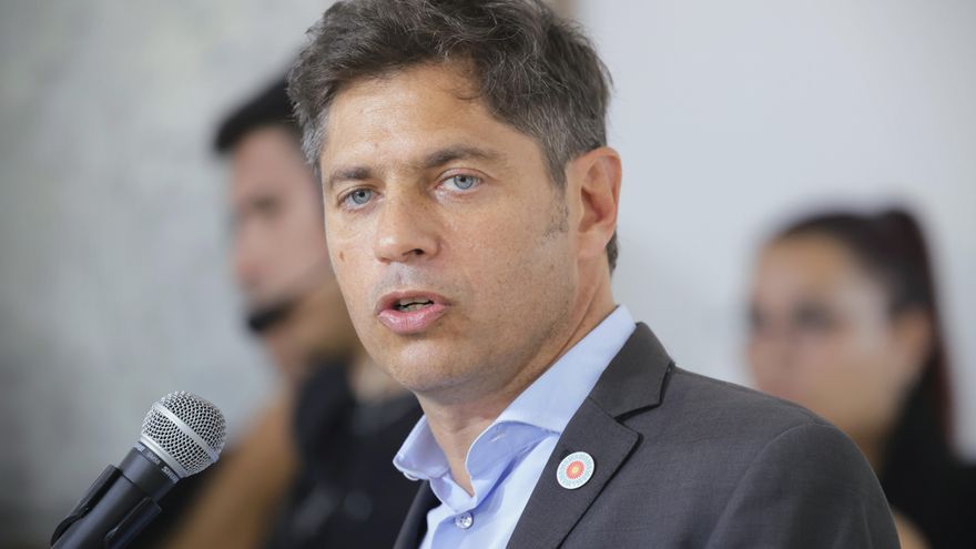El camino de Kicillof, entre el lanzallamas de la derecha y nudos propios que no termina de desatar