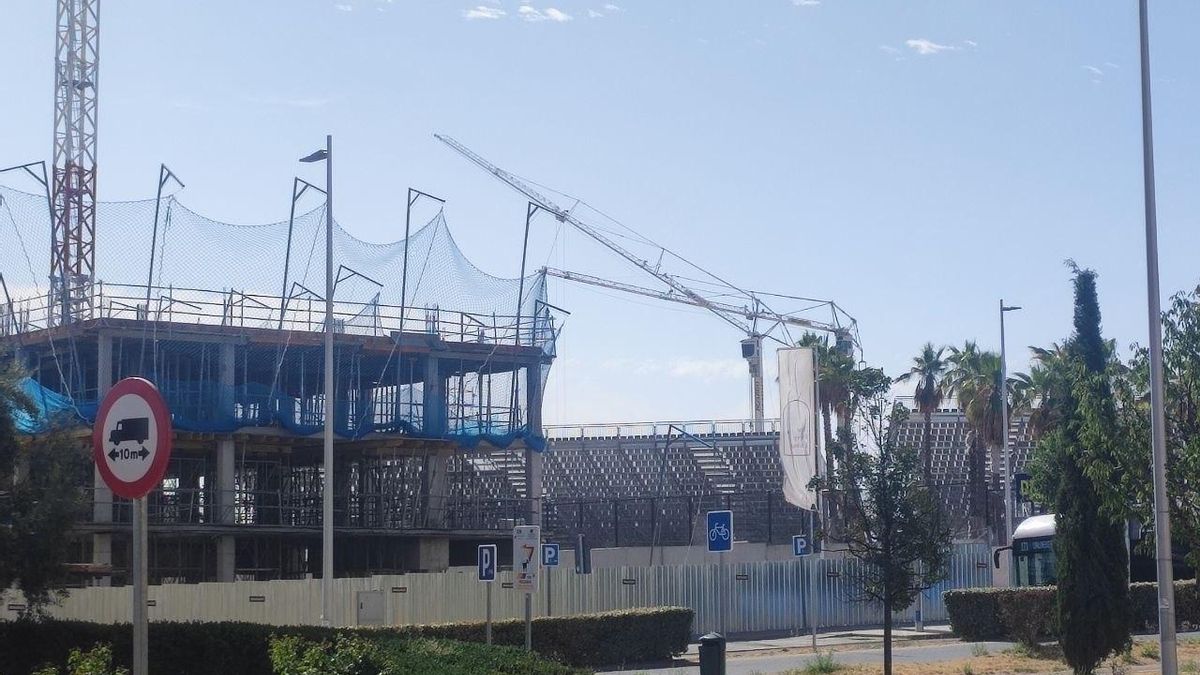 Construcción de un 'coliving' en Valdebebas y, a su lado, instalaciones de Madring.