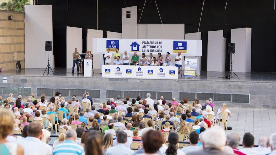 Los afectados por la Ley Turística canaria asistirán al Parlamento durante la votación de la propuesta del PSOE