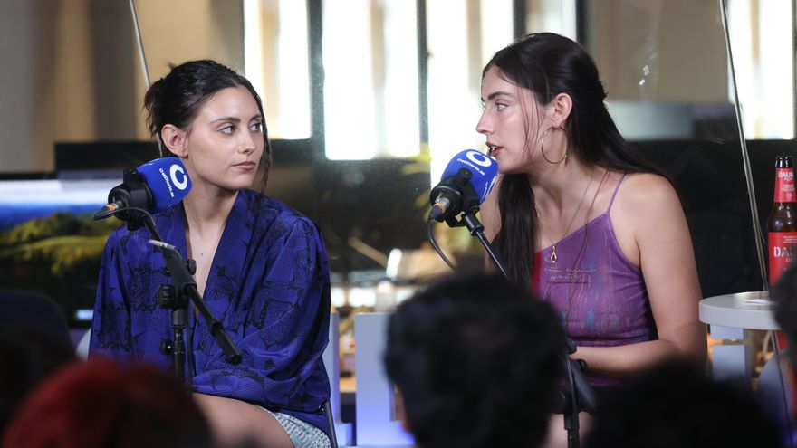 Paula Reyes y Adriana Ubani visitan la redacción de elDiario.es