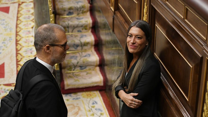 El diputado de Junts Josep Maria Cruset y la portavoz de Junts en el Congreso de los Diputados, Miriam Nogueras, durante una sesión de control al Gobierno, en el Congreso de los Diputados, a 11 de junio de 2025, en Madrid (España).