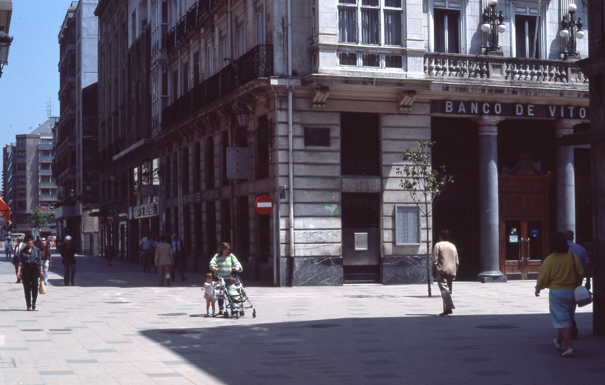 Esquina de la calle de Dato y Banco de Vitoria