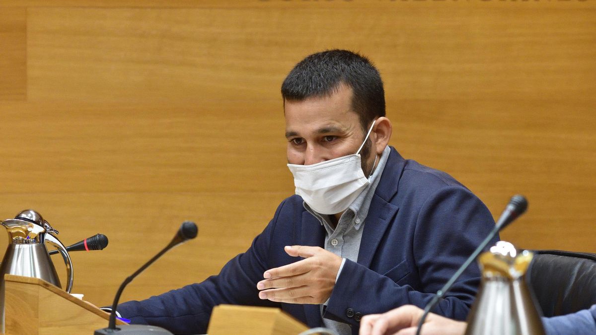 El conseller Vicent Marzà durante su comparecencia en las Corts.