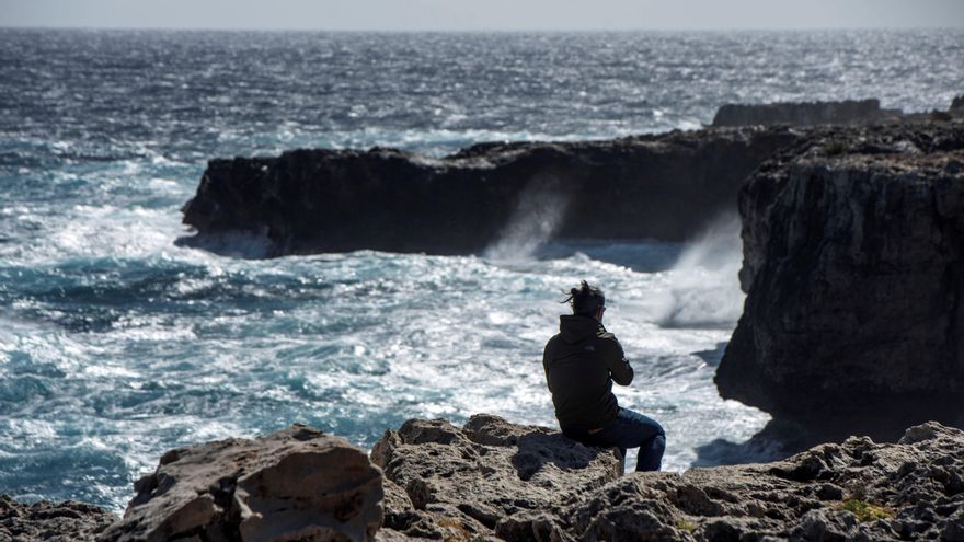 Menorca incomunicada por mar a causa del fuerte temporal