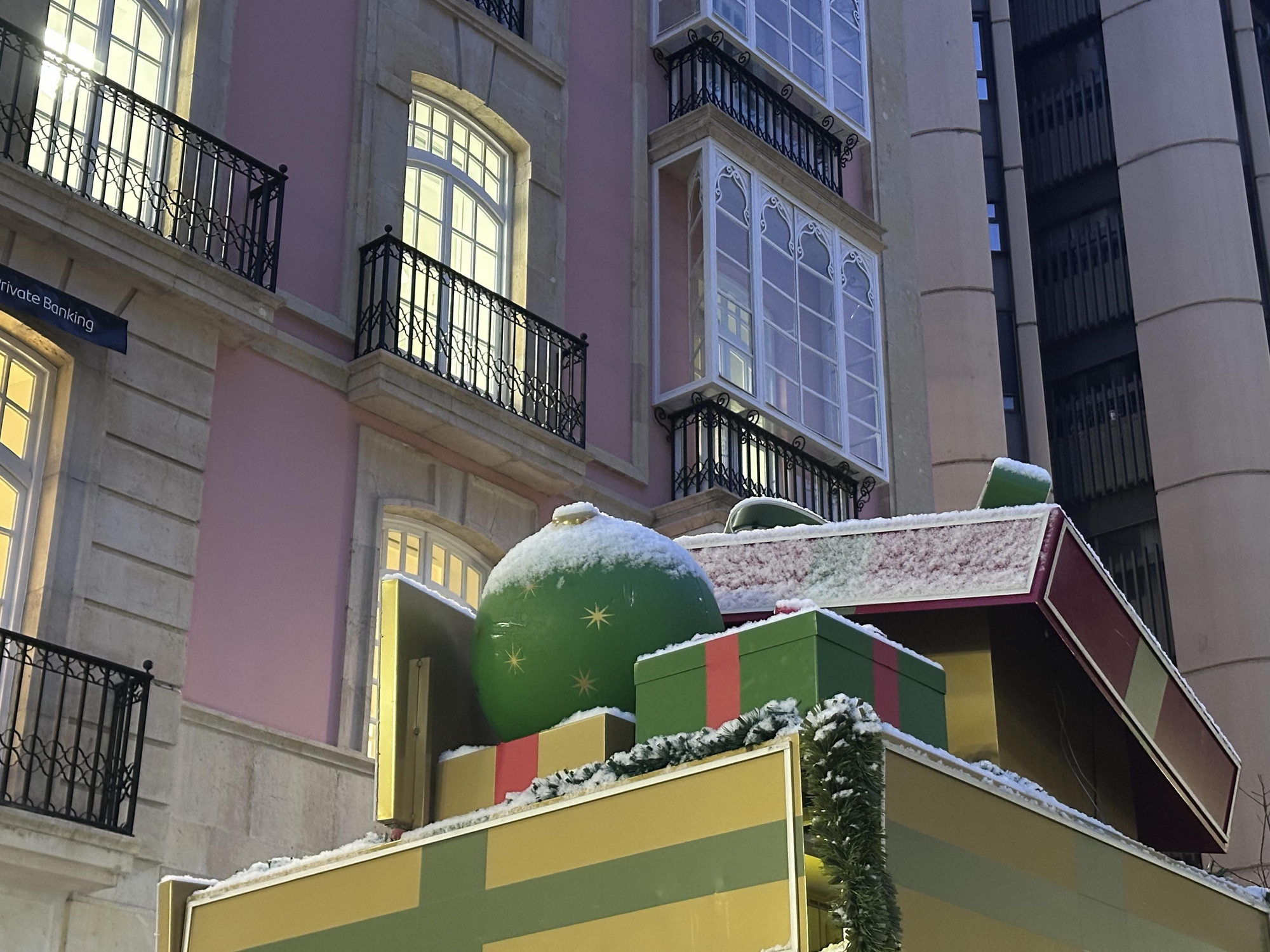 Postales de León nevado: las imágenes que deja la primera nevada del año en la capital