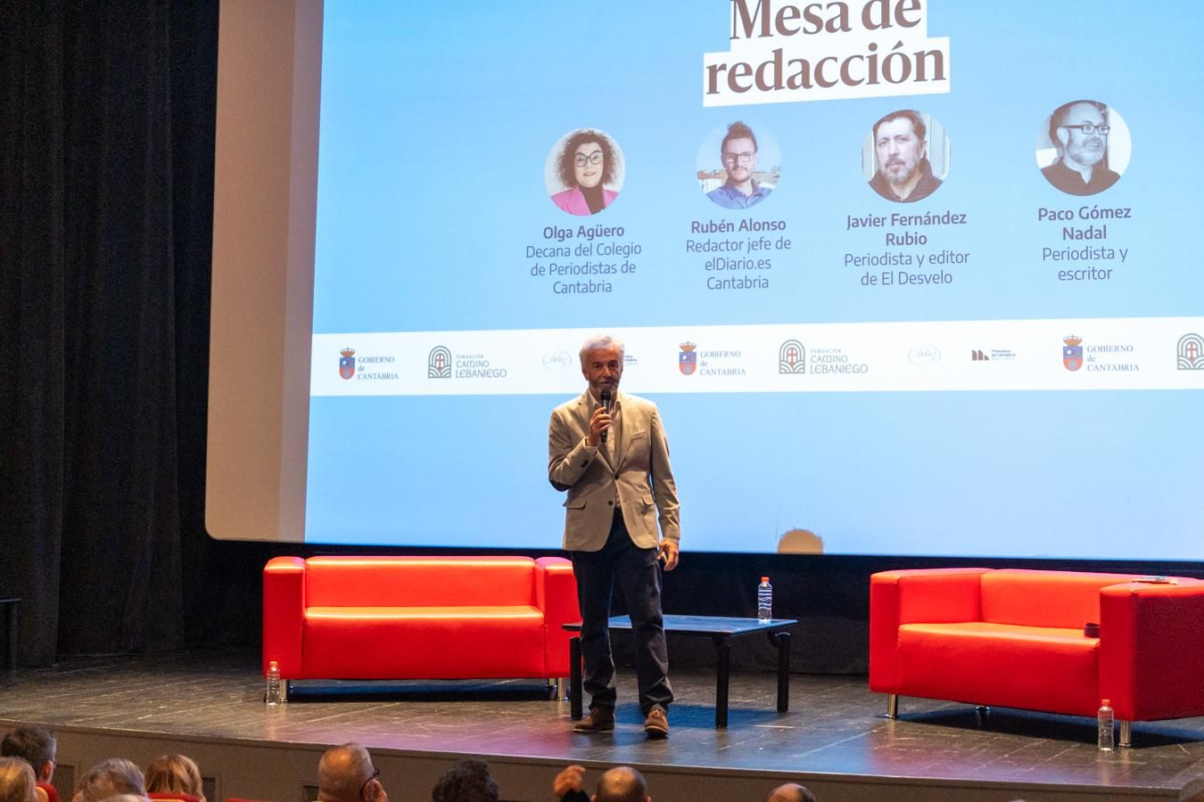 Andrés Hermosa agradece la presencia de los 150 asistentes al evento.