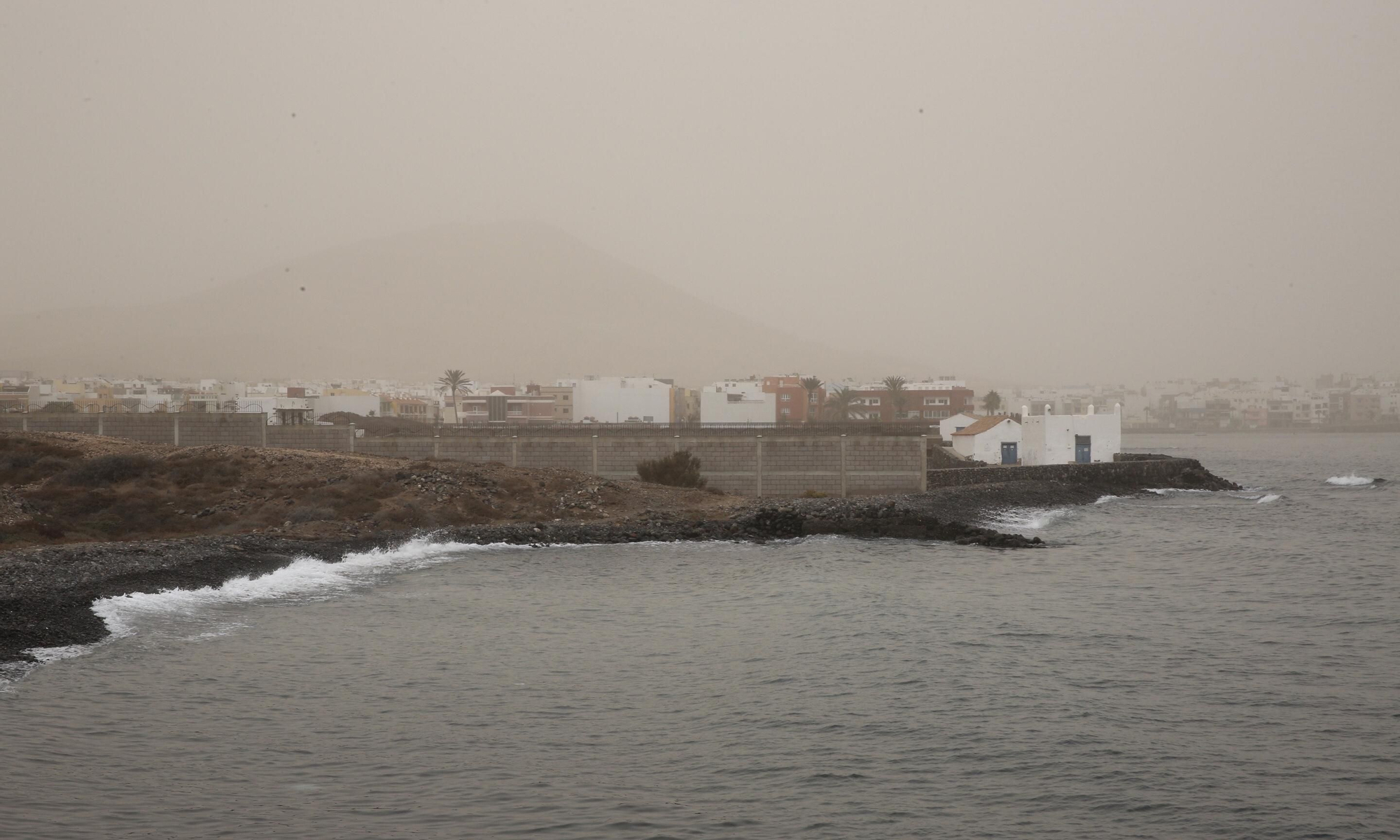 La calima afecta a la costa del sureste de Gran Canaria.