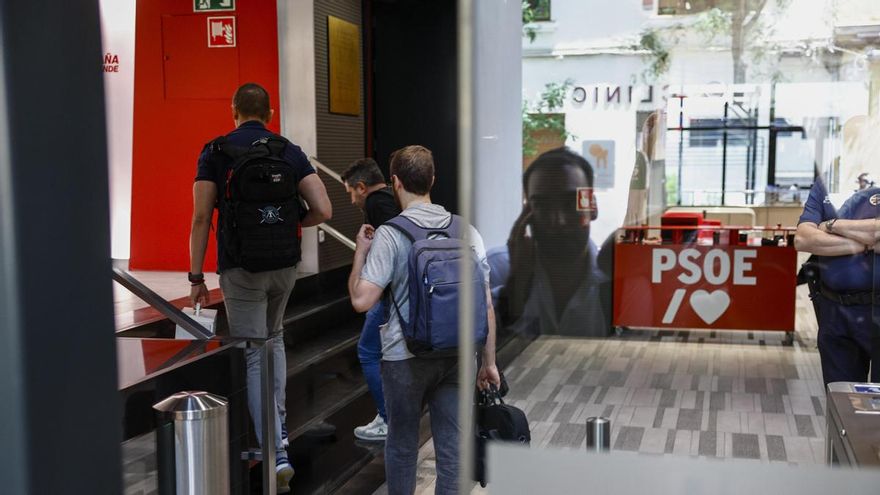 The UCO enters Ferraz to clone Santos Cerdán's email account