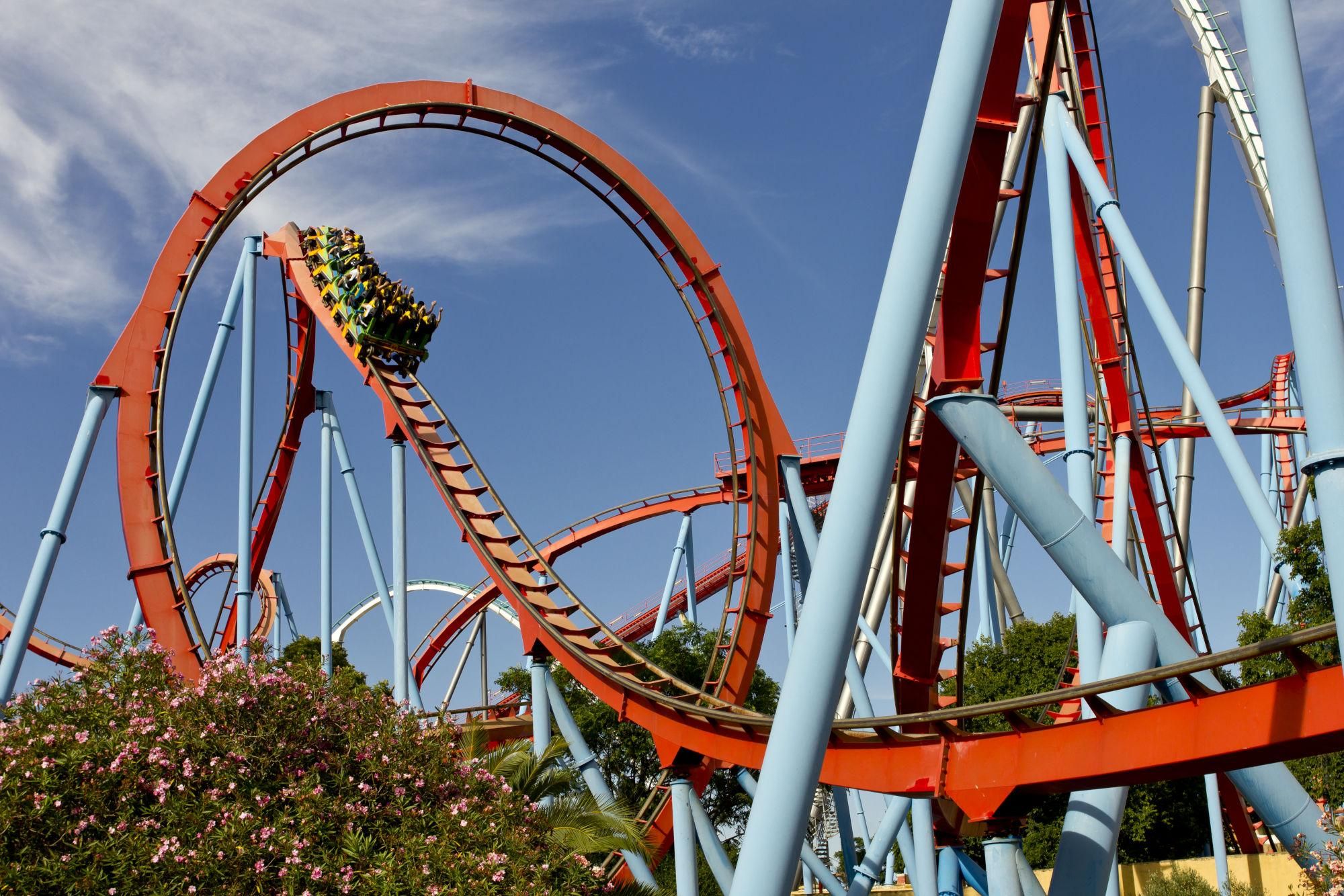 La Dragon Khan fue, por muchos años, el buque insignia del Port Aventura World. Hoy aún impresiona.
