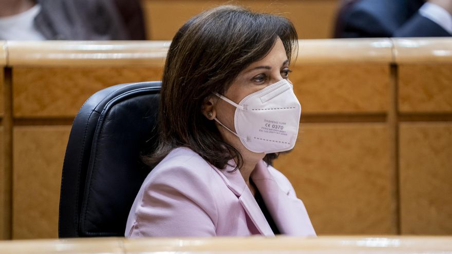 La ministra de Defensa, Margarita Robles, en una sesión de control al Gobierno en el Senado, a 26 de abril de 2022, en Madrid (España).