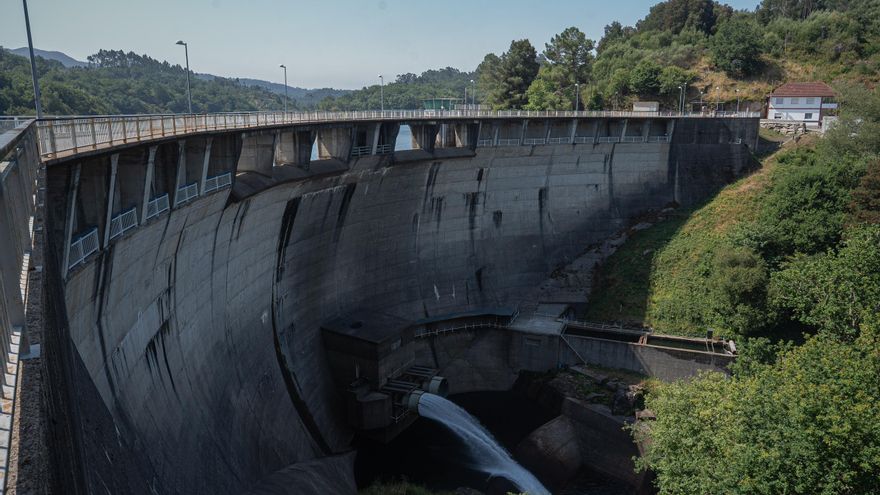 La Xunta propone más pantanos contra la sequía: "Nuestros ríos son muy cortos. Sin embalses, el agua acaba en el mar"