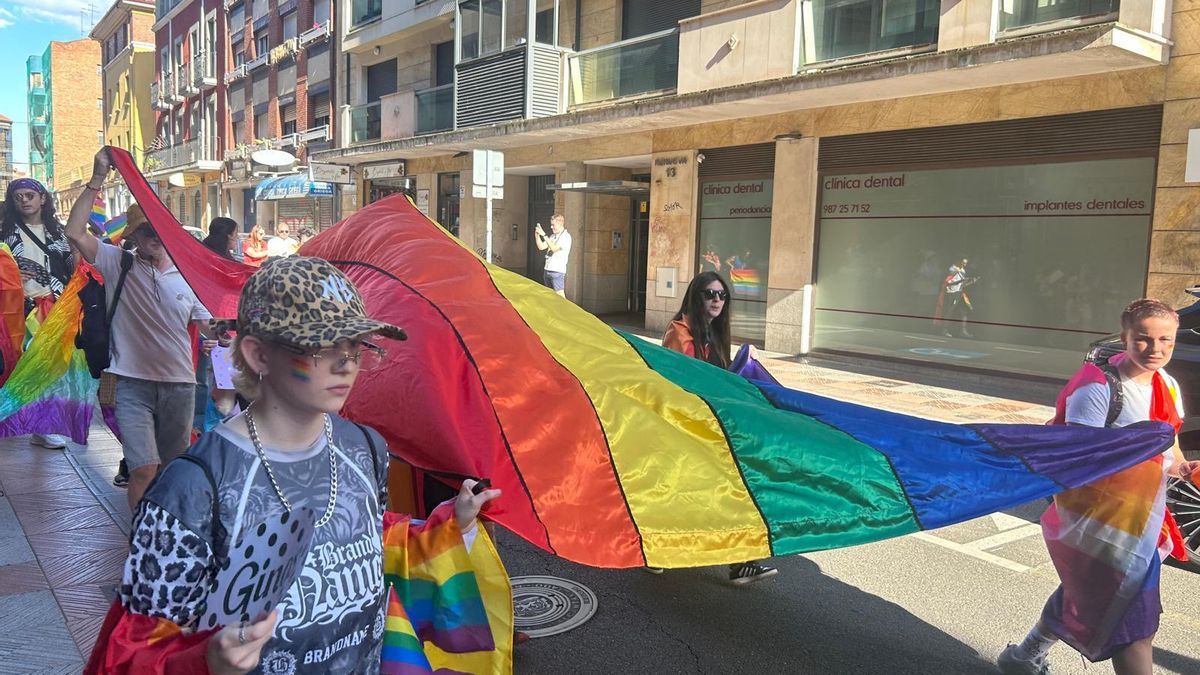 Desfile del Orgullo en León.
