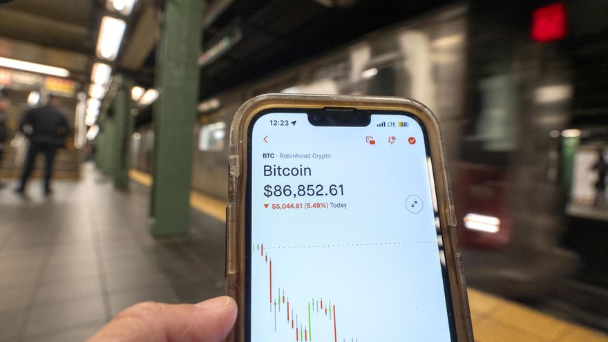 Los expertos prevén una explosión en el precio del bitcóin gracias a la fuerte inversión