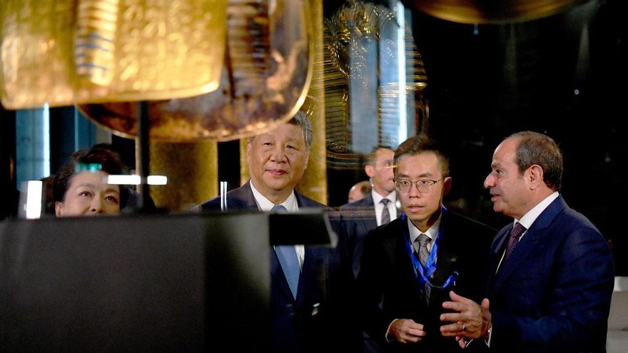 El frente secreto de la IA: EE.UU. y China se disputan el desierto egipcio para sus centros de datos