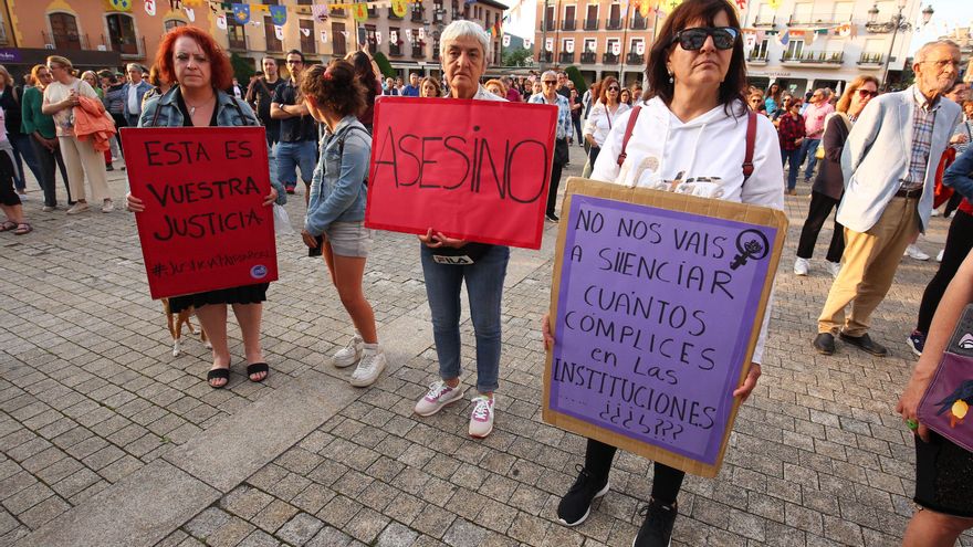 Varios cientos de personas se manifiestan en Ponferrada contra el criterio de Fiscalía en el caso de Pedro Muñoz