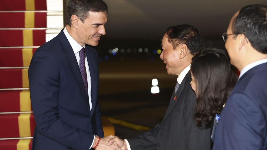 Sánchez, nada más aterrizar en Hanoi.