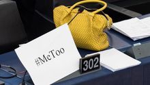 Protesta en el Parlamento Europeo contra el acoso sexual.