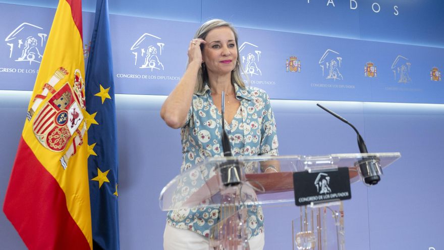 La portavoz de Sumar en el Congreso, Verónica Martínez, durante una rueda de prensa anterior a la Junta de Portavoces,  a 2 de septiembre de 2025, en Madrid (España).