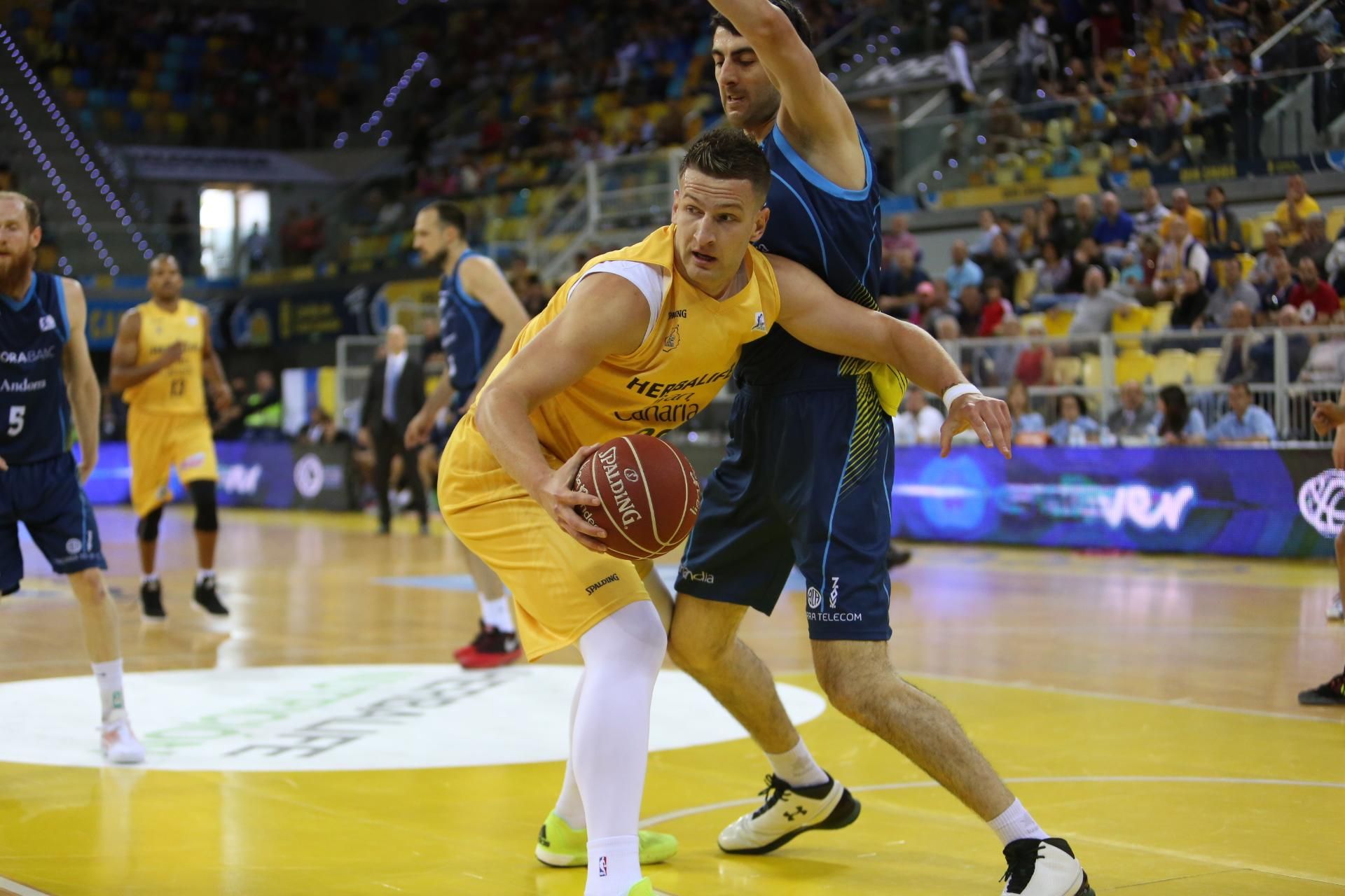 Imágenes del partido entre el Herbalife Gran Canaria y el Morabanc Andorra. (Alejandro Ramos).