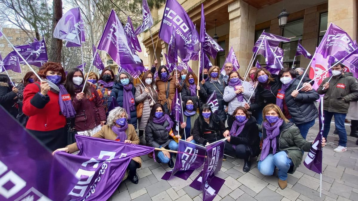 La región se tiñe de morado desde primera hora de la mañana: "Hemos avanzado mucho pero no hemos llegado a esa igualdad real"