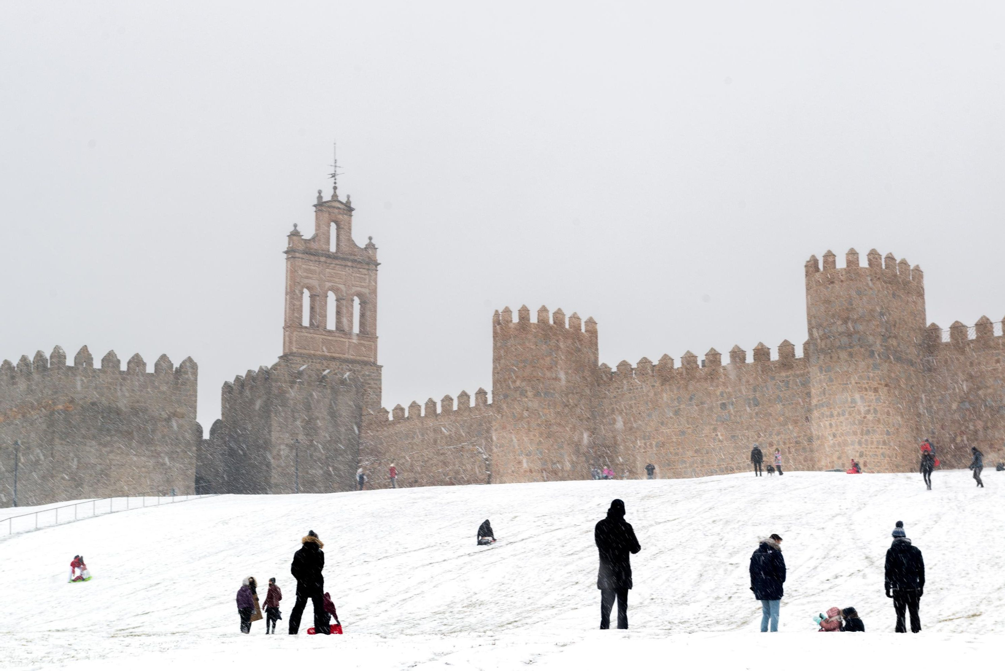 Nieve en las murallas de Ávila tras el paso de la borrasca Filomena, Castilla y León