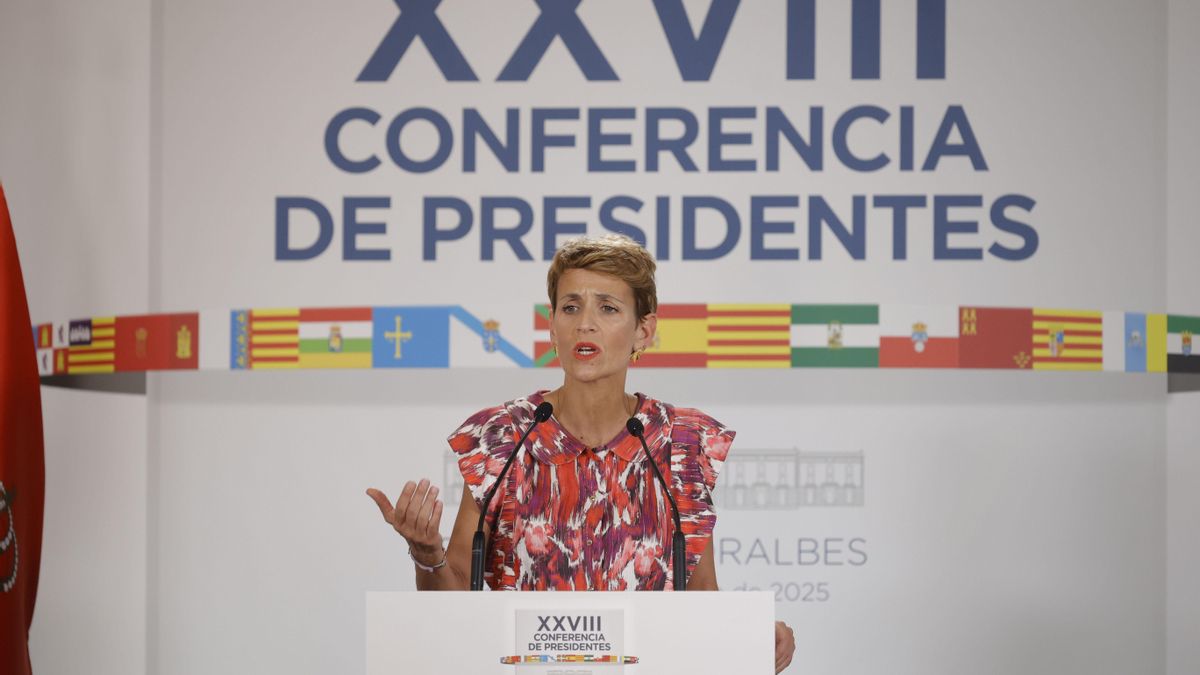 La presidenta de Navarra, María Chivite, durante su comparecencia tras la Conferencia de Presidentes.
